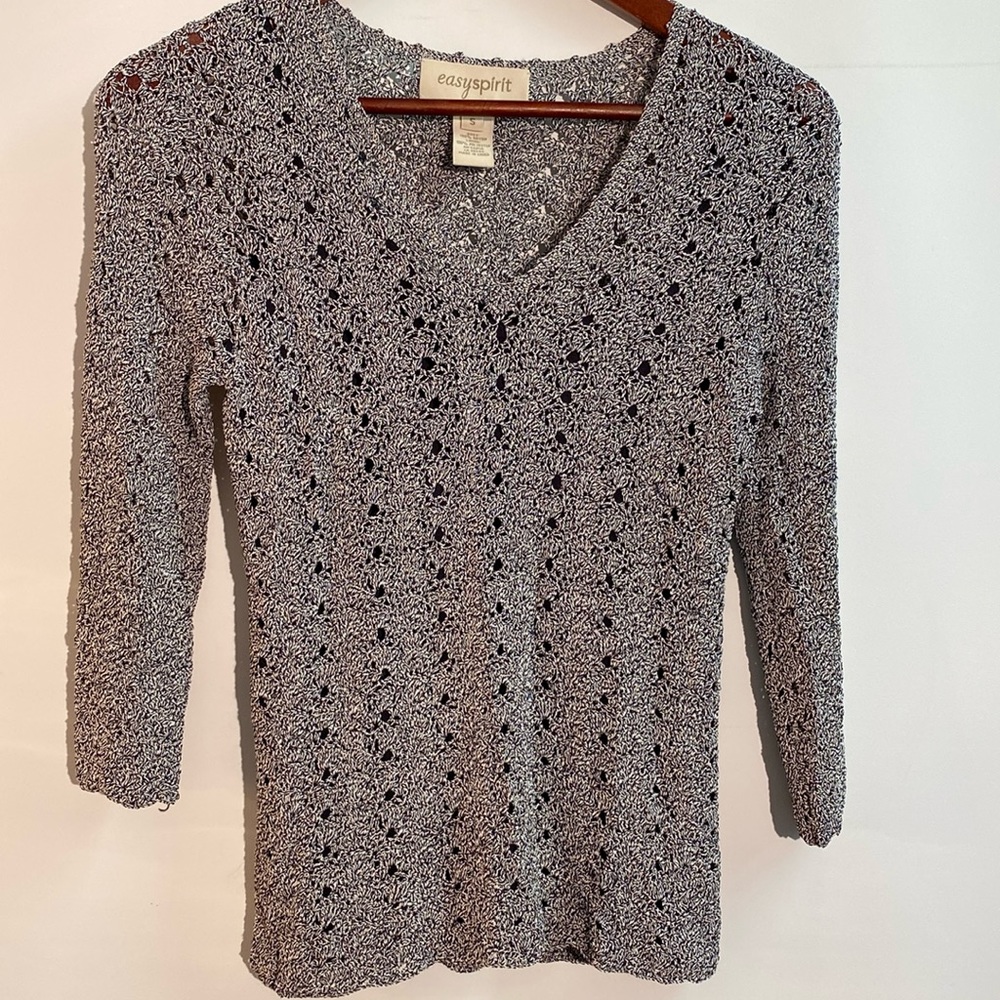 Easy Spirit - crochet 3/4 sleeve, v-neck top. Size S